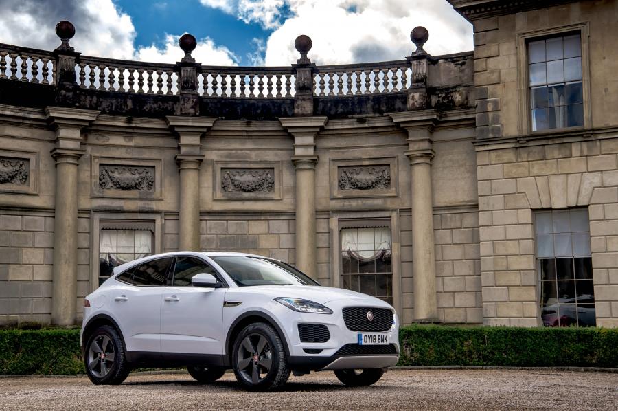  Jaguar E-Pace D150 2018 года  (UK) (фото 29 из 39)